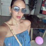 Esha Deol Instagram - 💙😎 #summervibes #eshadeol #gratitude ♥️🧿