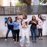 Esha Deol Instagram – Got my groove on 😍 with the girl squad ♥️♥️♥️♥️♥️
@tinadehal @ankitamanwanimakeupandhair @fatima_dsouza @bea_nayak 

#funonshoot #eshadeol #EDT #mygangmygirls #mygirls #wednesday #womensday #strongwomen #womencrew #strongerandbetter #ED #shootlife #funday #viral #reelitfeelit #reelsindia #trending #grattitude ♥️🧿
