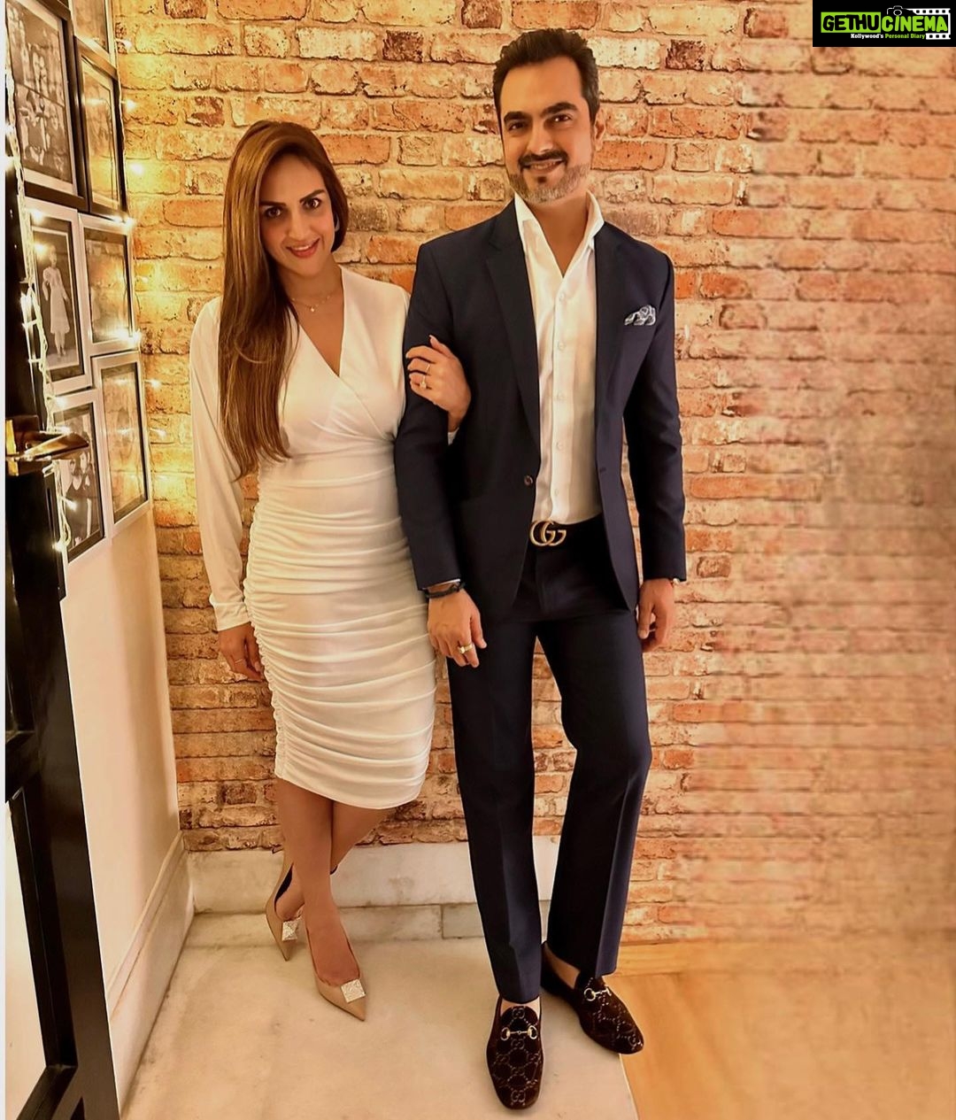 Esha Deol Instagram - ♥️♥️ #aboutlastnight @bharattakhtani3 Outfit- @emporioarmani Shoes- @maisonvalentino Jewellery- @tikamdasmotiramjewellers #weekend #saturdaynight #picoftheday #whitedress #sleek #husbandandwife #eshadeol #gratitude 🧿♥️
