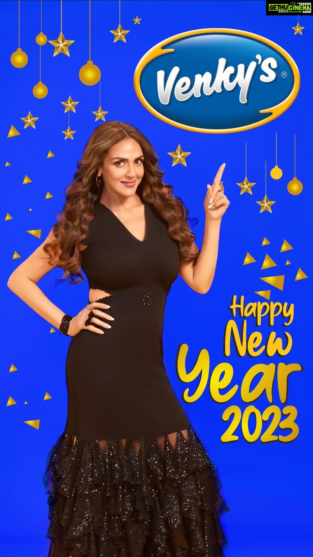 Esha Deol Instagram - Let the good times roll..... WISH YOU A HAPPY NEW YEAR ⭐️ #EshaxVenkys #EshaDeol #EDT #yummy #NewYear #newyeareve #newyear2023 #levatating #2023 #Reel #reelitfeelit #reels #reelinstagram #reelkarofeelkaro #betterchickenmakesbetterchicken #trending #viral #funny #gratitude 🧿♥️