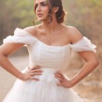 Esha Deol Instagram – Runaway bride vibes 😉@kevin.nunes.photography you really bring out the best in me 😍 thank you brother always love working with you 🤗🧿♥️👍🏼 

HMU – @ankitamanwanimakeupandhair @fatima_dsouza 

#picoftheday #whitegown #runawaybride #photography #eshadeol #gratitude 🧿♥️