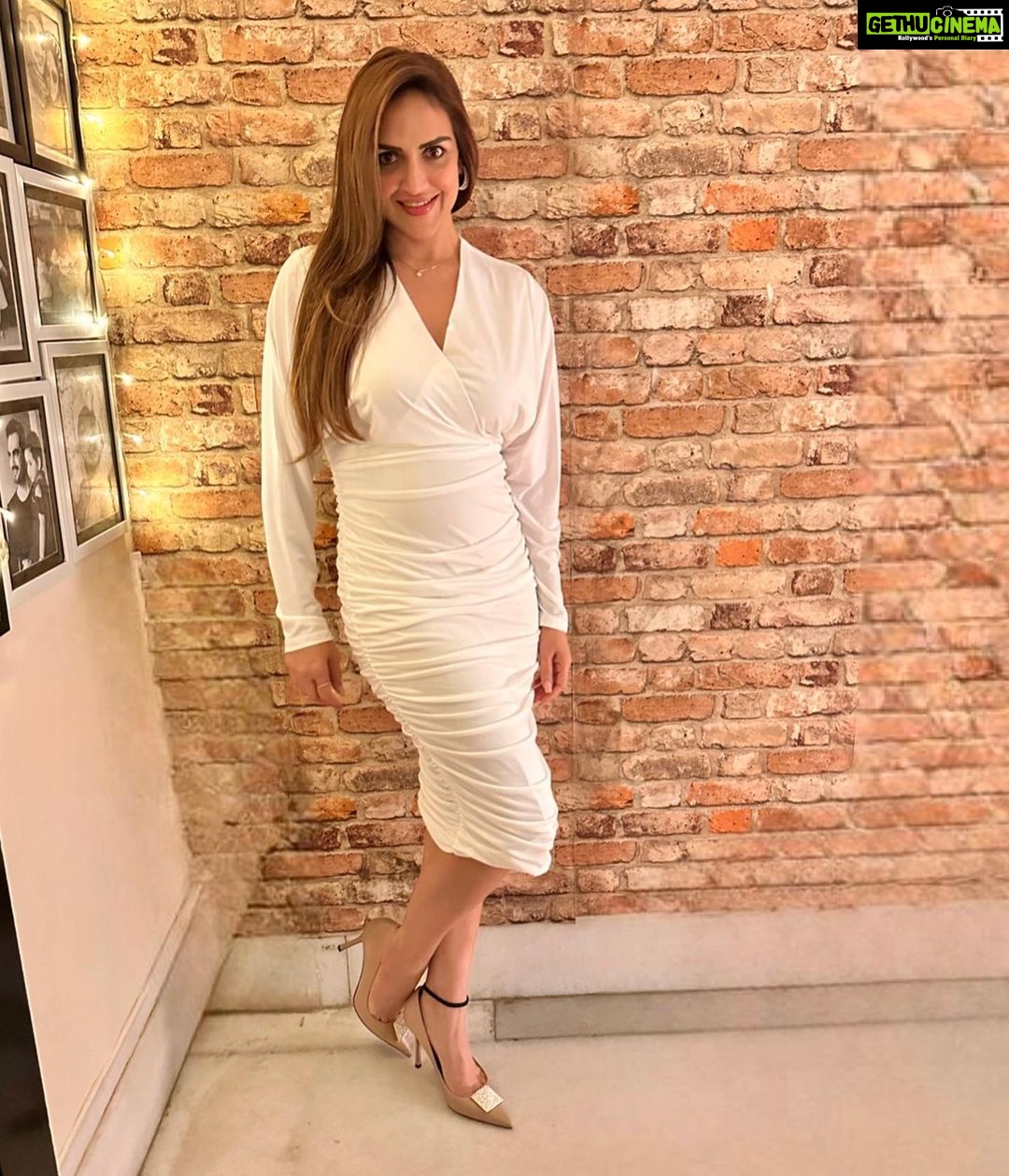 Esha Deol Instagram - ♥️♥️ #aboutlastnight @bharattakhtani3 Outfit- @emporioarmani Shoes- @maisonvalentino Jewellery- @tikamdasmotiramjewellers #weekend #saturdaynight #picoftheday #whitedress #sleek #husbandandwife #eshadeol #gratitude 🧿♥️