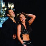Esha Deol Instagram - Happy birthday @beingsalmankhan we love you ♥️🤗 stay blessed ♥️🧿 #happybirthday #happybirthdaysalmankhan #eshadeol #picoftheday #throwback #gratitude 🧿♥️