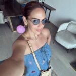 Esha Deol Instagram - 💙😎 #summervibes #eshadeol #gratitude ♥️🧿