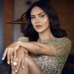 Esha Gupta Instagram – @vanityfairspain 

Outfit @miumiu 
Jewelry @rabatjewellery 
Shoes @femme_la 
Photographs by @valero_rioja 
Glam @pablomaciasr 
Video @xabigoitisolo 
Styled by @victorblancostudio 
Styling assistant @jesus_ramirez.rr 
Production @chusac