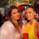 Esha Gupta Instagram – South Asian Excellence at the Oscars. 
Congratulations 👏🏽 @priyankachopra and @anjula_acharia for hosting this grand gathering.
@shrutirya for being the most beautiful soul. @poornagraphy and @anoushkashankarofficial you have my heart. Biggest hug @jazzbeezy 
Congratulations to all the south Asian artists for being short listed and nominated. Paramount Studios