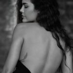 Esha Gupta Instagram - 🔪