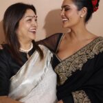 Esha Gupta Instagram - "माँ" कितना भी लिखा उसके लिए कम है, सच ये है कि 'मां' तू है तो हम है.." Happy birthday Ma Thank you @dinesh_ahuja for my fav pic