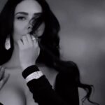 Esha Gupta Instagram - Video by @rishabhbhatnagar007 Outfit @renwa_official Jewels @mahesh_notandass Styled by @chandiniw @stacey.cardoz Makeup @billymanik81 Hair @chettiarqueensly