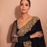 Esha Gupta Instagram - वाइब