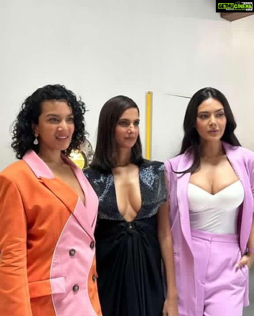 Esha Gupta Instagram - Thank you @_productofculture_ @sawientertainment for celebrating South Asian Women in Media. Honoured to be around these strong beautiful women. Biggest shoutout to @kartikigonsalves n @guneetmonga for #theelephantwhisperers. @shrutirya @anoushkashankarofficial @poornagraphy for inspiring women like me all around the world #sawie #womensupportingwomen Los Angeles, California