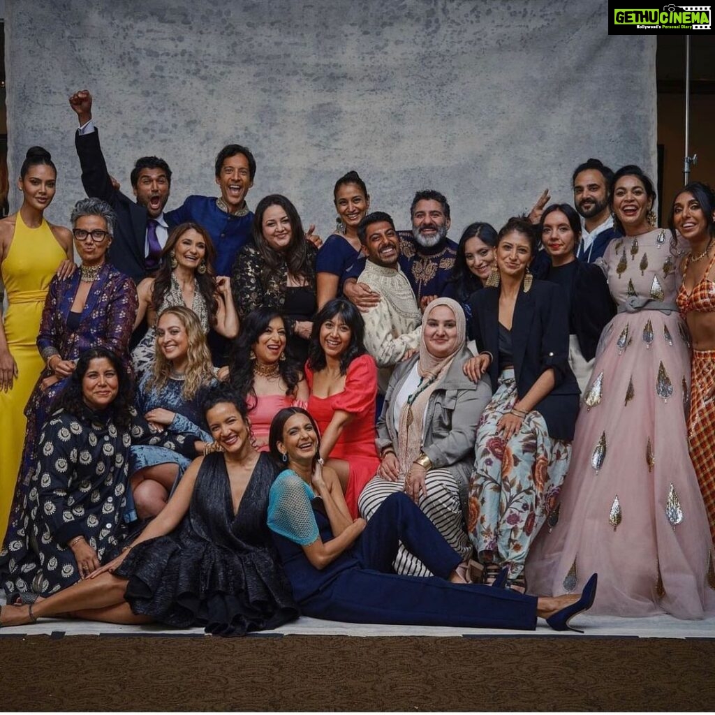 Esha Gupta Instagram - South Asian Excellence at the Oscars. Congratulations 👏🏽 @priyankachopra and @anjula_acharia for hosting this grand gathering. @shrutirya for being the most beautiful soul. @poornagraphy and @anoushkashankarofficial you have my heart. Biggest hug @jazzbeezy Congratulations to all the south Asian artists for being short listed and nominated. Paramount Studios