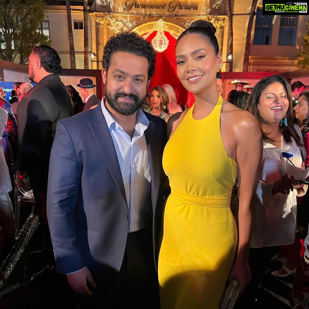 Esha Gupta Instagram - South Asian Excellence at the Oscars. Congratulations ππ½ @priyankachopra and @anjula_acharia for hosting this grand gathering. @shrutirya for being the most beautiful soul. @poornagraphy and @anoushkashankarofficial you have my heart. Biggest hug @jazzbeezy Congratulations to all the south Asian artists for being short listed and nominated. Paramount Studios