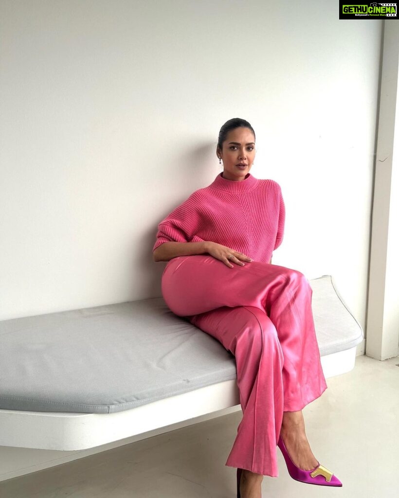 Esha Gupta Instagram - For “She Shines” panel at the Indian Pavilion #indiaatcannes Outfit @sasuphi2022 Shoes @santoniofficial Styled by @victorblancostudio Glam by me