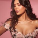 Esha Gupta Instagram – Filmfare night