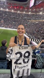Esha Gupta Instagram - It’s always a special moment when receiving a Juventus shirt 😄🤍🖤 Allianz Stadium