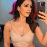 Esha Kansara Instagram - Working out pays off, always! 🧡🧡🧡