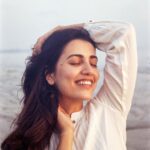 Esha Kansara Instagram - Do we always really feel like exactly what we post on Instagram? 🙃 Amazing captures by @dieppj ‘s super film camera 🎥🥳 Mumbai, Maharashtra