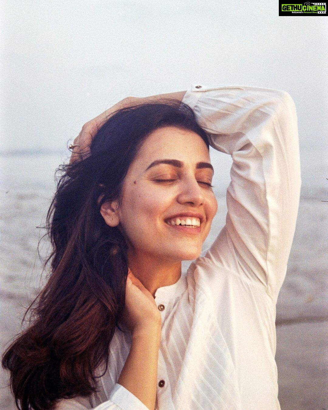 Esha Kansara Instagram - Do we always really feel like exactly what we post on Instagram? 🙃 Amazing captures by @dieppj ‘s super film camera 🎥🥳 Mumbai, Maharashtra