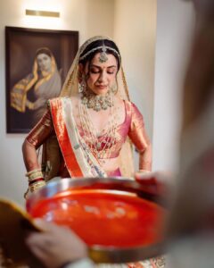 Esha Kansara Instagram - Permission to post solo pictures on our 6 month anniversary 😝 @musicwaala 
.
Trust me this was the most difficult shoot of my life. Sorry and thank you to the lovely photographers at @karmaproduction_india for dealing with my constant shouting and crying while I was getting ready when they were supposed to take “aesthetic beauty shots of the bride” and all I kept yelling at them was “not now” 🤣🙈🙈🙈🙈 and yet I get to post these which was a surprise 😄 I almost thought I had no solo shots of me 🤦‍♀️🙏 JUST IMAGINE 💔
. 
Now for the credits 🌸
Styled by me 🙋🏻‍♀️ (took me almost 4 months and a gazillion references and self doubts) 
Lehenga choli @taruntahiliani 
Dupatta @paithanis.by.mrugakirloskar 
Head dupatta @jiviva_ 
Jewellery is all custom made by my father and a lot of fine artists 🤍
Hair @_hair.by.freya_ 😘
Make up @theglitterboxbyshreyapatel (plz don’t go overseas) 🌸
Draping by my last minute saviour as always @styleitwithniki  assisted by @ishhaa_nagar ❤️❤️
.
#indianwedding #gujaratibride #bigfatgujjuwedding #bridalfashion #taruntahilliani #eshakansara