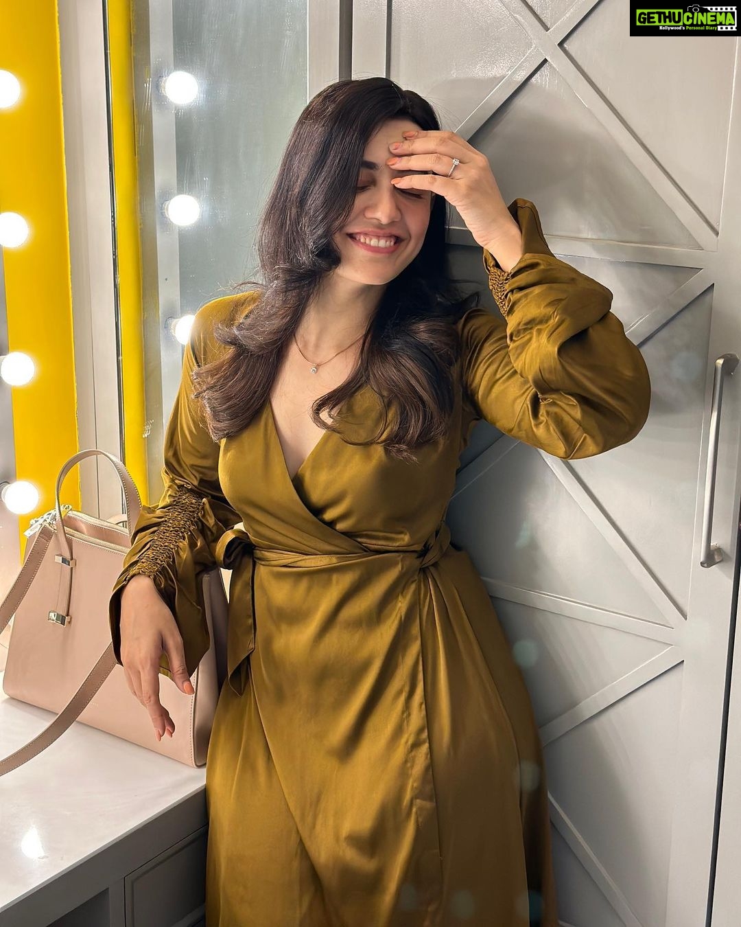 Esha Kansara Instagram - No photos!!!! Said no girl ever 👻 📸 - @musicwaala 😘