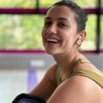 Esha Kansara Instagram - This is how my gym class was today 🌸🥳😎🤓