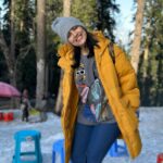 Esha Kansara Instagram - Summing up my Kashmir trip from Evershine Nagar ! ❤️🌸🤍🥰😎