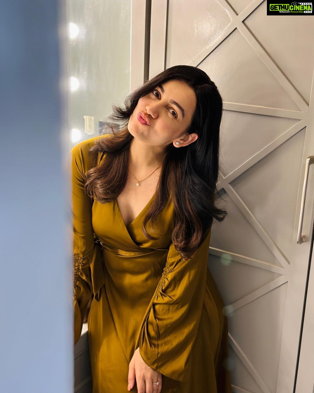 Esha Kansara Instagram - No photos!!!! Said no girl ever 👻 📸 - @musicwaala 😘