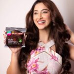 Eshanya Maheshwari Instagram - Get soft and shiny-looking hair with Godrej Expert Rich Crème Hair Color Enriched with 10X Aloe vera and no ammonia formula in just Rs 35. Try it now! #GodrejExpert #godrejexpertrichcrème #HairColor #AloeVera #noammonia #ad
