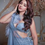 Eshanya Maheshwari Instagram - Elegance is beauty & beauty is confidence ✨ Makeup & Hair: GENIUS @ojasrajani Creative Styling & Conceptualisation: @ojasrajani Outfit: @payalkeyalofficial Photography: @burzinhpalkhiwallaphotography Jewellery: @notandas_jewellers Venue: Ojas Rajani home sweet home #indianattire #fashionblogger #styleblogger #esshanyamaheshwari #esshanya #fashion