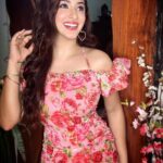 Eshanya Maheshwari Instagram – Sweet Smiles and Everything Feels Nice ✨

#summer #floral #ootd #summerfashion #esshanya #esshanyamaheshwari