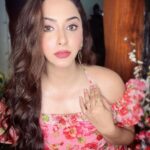 Eshanya Maheshwari Instagram - Sweet Smiles and Everything Feels Nice ✨ #summer #floral #ootd #summerfashion #esshanya #esshanyamaheshwari