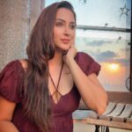 Eshanya Maheshwari Instagram - I chase, but only Sunsets ✨💖 #sunkissed #evenings #sunset #esshanya #explore #esshanyamaheshwari #happy