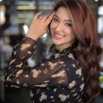 Eshanya Maheshwari Instagram - This New Hair Colour Hits Different Right? 😍 I’m In Totally Love With This gorgeous haircolor by @vaishakhi_haria at @very_v_salon #haircolour #newlook #hitsdifferent #esshanya #esshanyamaheshwari
