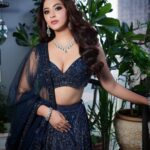 Eshanya Maheshwari Instagram - Elegance is beauty & beauty is confidence ✨ Makeup & Hair: GENIUS @ojasrajani Creative Styling & Conceptualisation: @ojasrajani Outfit: @payalkeyalofficial Photography: @burzinhpalkhiwallaphotography Jewellery: @notandas_jewellers Venue: Ojas Rajani home sweet home #indianattire #fashionblogger #styleblogger #esshanyamaheshwari #esshanya #fashion