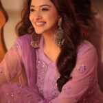 Eshanya Maheshwari Instagram - Uske chehre ke chamak ke saamne sada laga, Aasman mein chand pura tha aada laga. 💜✨💜 📸- @portraitsbyvedant Outfit- @shopsaadgi #💜 #ipurpleyou #esshanya #esshanyamaheshwari #desigirl