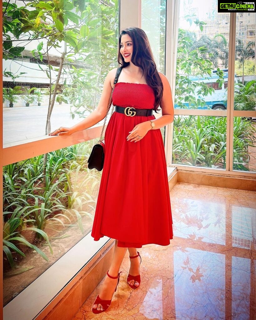 Eshanya Maheshwari Instagram - Am I wearing too much Red lately? ❤️ #red #esshanya #esshanyamaheshwari #ootd One Indiabulls Centre, Lower Parel