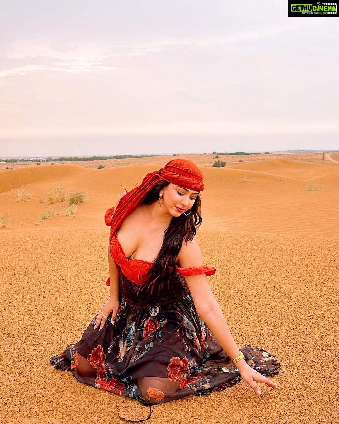 Eshanya Maheshwari Instagram - Experiencing So Many Things For The First Time 😍 And It Was All Worth It, From pleasant weather to Desert safari to knowing so many things about wildlife animals and plants and trees and meeting all the amazing hero’s of @platinumheritage 🫶🏻 Thanks for the wonderful Experience ❤️ #desartsafari #dubai #platinumheritage #esshanya #esshanyamaheshwari Platinum Heritage Dubai