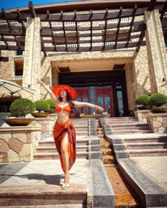Eshanya Maheshwari Instagram - This Birthday Bombshell Is All About The Glow And She Ain’t Afraid To Show 😉 🧡✨ 

PS- Taking All the Sunshine In At This Beautiful Property @sofiteldubaipalm @all_mea. 🫶🏻

#birthday #birthdaygirl #dubai #esshanya
