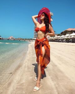 Eshanya Maheshwari Instagram - This Birthday Bombshell Is All About The Glow And She Ain’t Afraid To Show 😉 🧡✨ 

PS- Taking All the Sunshine In At This Beautiful Property @sofiteldubaipalm @all_mea. 🫶🏻

#birthday #birthdaygirl #dubai #esshanya