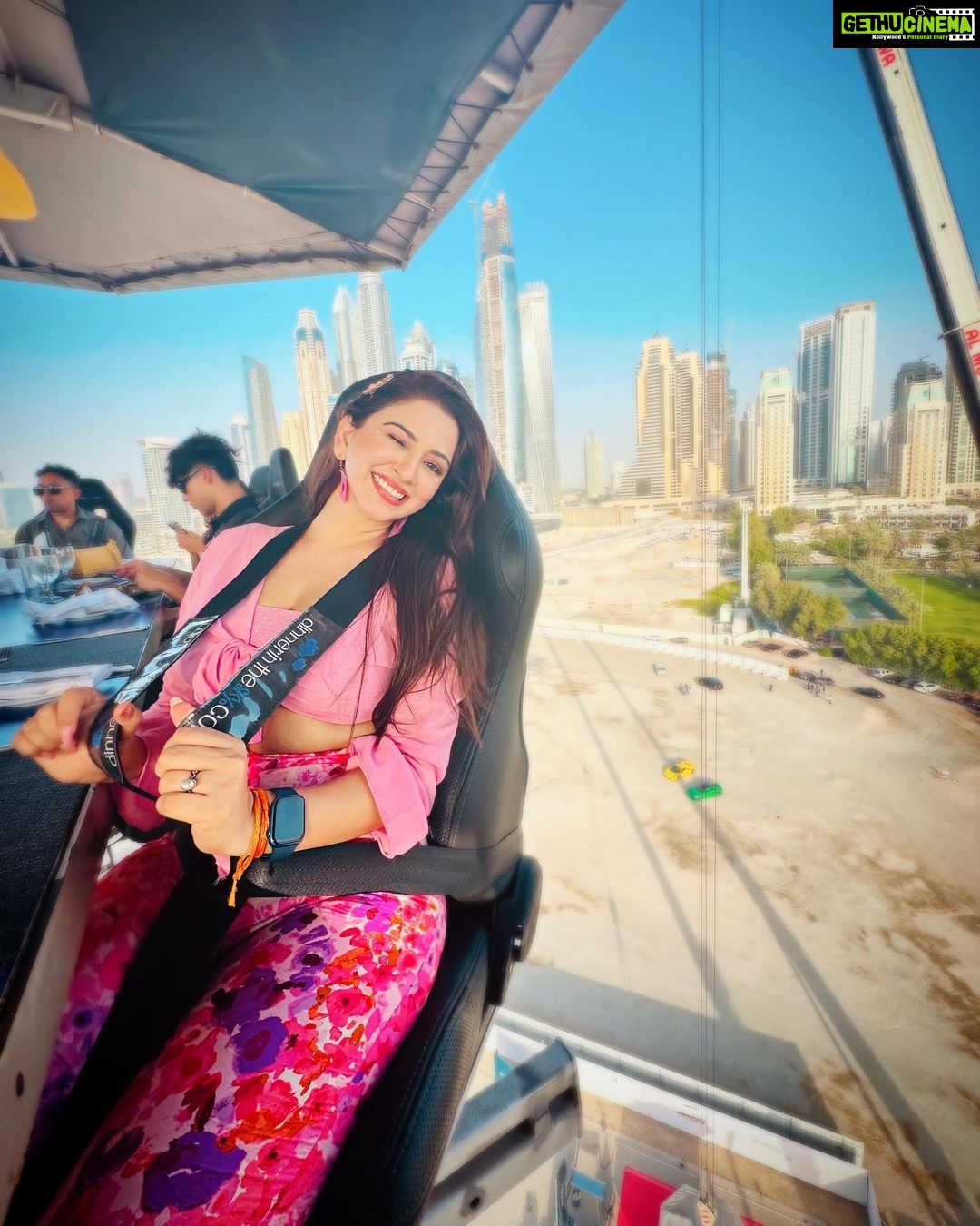 Eshanya Maheshwari Instagram - This Has To Be on Everyone’s To Do List In Dubai 💕🫶🏻 Witnessed Beautiful View Like Never Before Only with @dinnerintheskyuae 🫶🏻 Thank You For Such An Amazing Experience ✨ #dinnerinthesky #dubai #birthdaytrip #esshanya #esshanyamaheshwari Dinner in the Sky Dubai