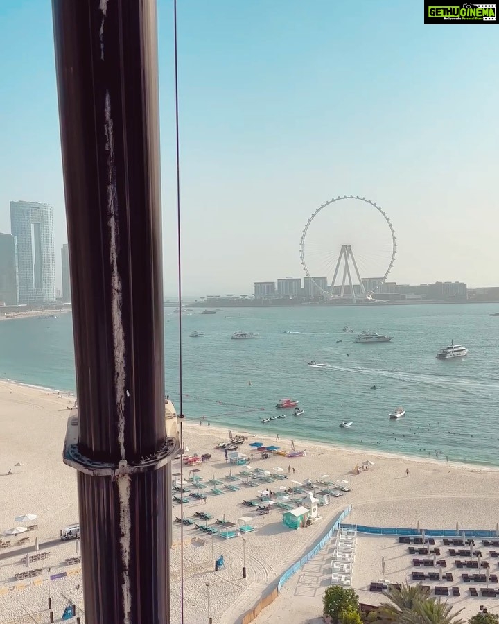Eshanya Maheshwari Instagram - This Has To Be on Everyone’s To Do List In Dubai 💕🫶🏻 Witnessed Beautiful View Like Never Before Only with @dinnerintheskyuae 🫶🏻 Thank You For Such An Amazing Experience ✨ #dinnerinthesky #dubai #birthdaytrip #esshanya #esshanyamaheshwari Dinner in the Sky Dubai