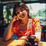 Esther Anil Instagram - :) 📸 @orobinv Location Courtesy: @conservatory.blr @thecourtyardcommunity