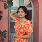 Esther Anil Instagram - :) 📸 @orobinv Location Courtesy: @conservatory.blr @thecourtyardcommunity