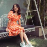 Esther Anil Instagram - :) 📸 @orobinv Location Courtesy: @conservatory.blr @thecourtyardcommunity