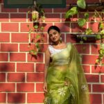 Esther Anil Instagram - Went home for Easter to breathe some fresh air 🍃 Now back in Kochi and can’t stop cribbing about the pollution 🥲 Saree and earrings from @petalsbyswathi 📸 @eric_zachariah_