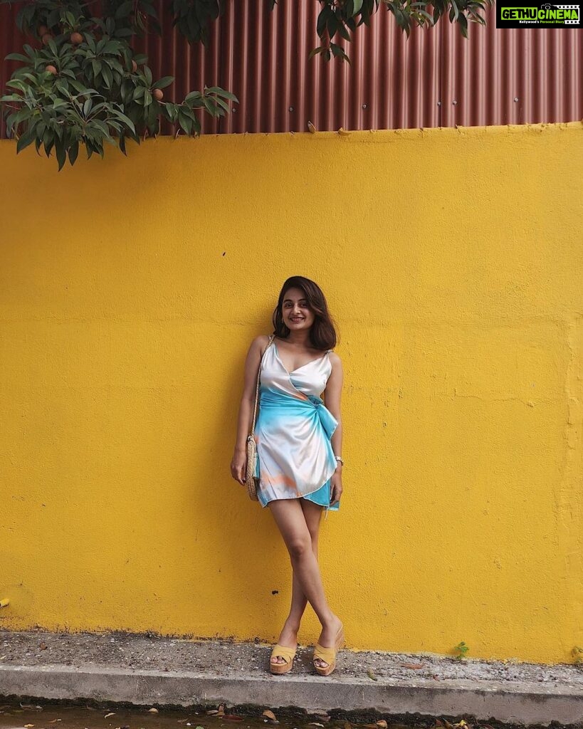 Esther Anil Instagram - Different walls. Same person 🌻 Pondicherry