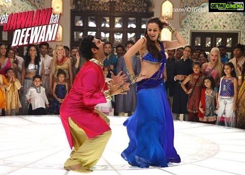 Evelyn Sharma Instagram - Has it been 10 years already?! 😱 Crazy how life has changed since then! 😅 But how good is it to go back and watch YJHD again? 🥰 #favmovie #foreverfavourite #yehjawaanihaideewani #yjhd #ranbirkapoor #deepikapadukone #kalkikoechlin #adityaroykapoor #evelynsharma #kunaalroykapur #ayanmukerji #dharmaproductions #karanjohar