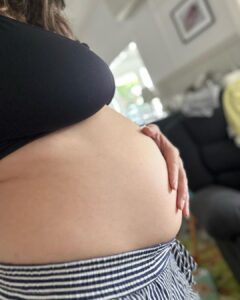 Evelyn Sharma Instagram - Can’t wait to hold you in my arms!! 💖 Baby #2 is on the way! 🐣🥰🐣

#babybhindi #babynumber2 #anotherone #evelynsharma #growingourfamily #familyiseverything #love