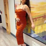 Garima Jain Instagram - Photo dump from the event last night 👩‍💻 . . . #garimajain #portraitphotography #iphone15 #iphonephotography #nashik #paintings #bodycondress #glamour #hotactress #bollywood #vitaminac #sexywomens #actor Nashik Property Consultant
